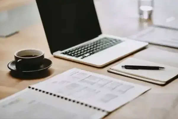 Ergonomia BHP i subskrypcje biurowe 2026